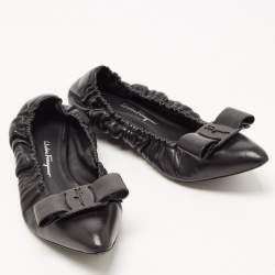 Pre Owned Salvatore Ferragamo Black Leather Vara Bow Scrunch Ballet Flats Size 38
