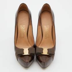 Pre Owned Salvatore Ferragamo Brown Patent Leather Vara Bow Pumps Size 38