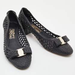Pre Owned Salvatore Ferragamo Woven Black Leather Vara Bow Pumps Size 39.5