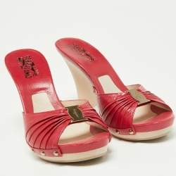 مملوكة مسبقًا Salvatore Ferragamo Red Leather Wedge Slide Sandals Size 39.5