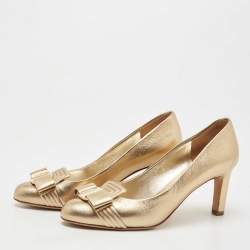 Pre Owned Salvatore Ferragamo Gold Leather Pumps Size 35.5