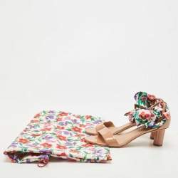 مملوكة مسبقًا Salvatore Ferragamo Beige Patent Leather Scarf-tie Ankle Wrap Sandals Size 39.5