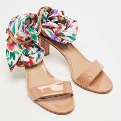 مملوكة مسبقًا Salvatore Ferragamo Beige Patent Leather Scarf-tie Ankle Wrap Sandals Size 39.5