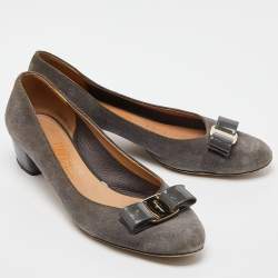 Salvatore Ferragamo Grey Suede Vara Bow Pumps Size 40