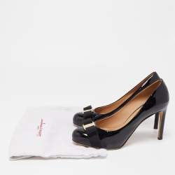 Pre Owned Salvatore Ferragamo Black Patent Leather Vara Bow Pumps Size 39.5
