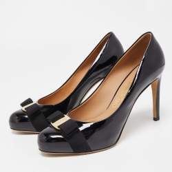 Pre Owned Salvatore Ferragamo Black Patent Leather Vara Bow Pumps Size 39.5
