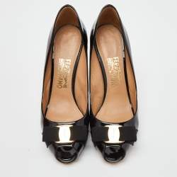 Pre Owned Salvatore Ferragamo Black Patent Leather Vara Bow Peep Toe Pumps Size 39