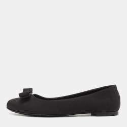 مملوكة مسبقًا Salvatore Ferragamo Black Canvas Varina Ballet Flats Size 37.5