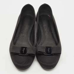 مملوكة مسبقًا Salvatore Ferragamo Black Canvas Varina Ballet Flats Size 37.5
