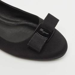 مملوكة مسبقًا Salvatore Ferragamo Black Canvas Varina Ballet Flats Size 37.5