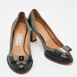 Pre Owned Salvatore Ferragamo Black/Grey Brogue Leather and Suede Vara Bow Pumps Size 38.5
