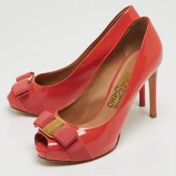 Pre Owned Salvatore Ferragamo Coral Orange Patent Leather Vara Bow Peep Toe Pumps Size 35.5