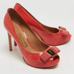 Pre Owned Salvatore Ferragamo Coral Orange Patent Leather Vara Bow Peep Toe Pumps Size 35.5