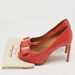 Pre Owned Salvatore Ferragamo Coral Orange Patent Leather Vara Bow Peep Toe Pumps Size 35.5