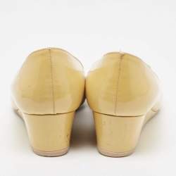 Pre Owned حذاء كعب عالي سالفاتوري فيراغامو جلد بيج لامع بفيونكة فارا كعب روكي مقاس 38.5