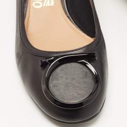 Pre Owned Salvatore Ferragamo Black Leather Gancini Buckle Pumps Size 37.5