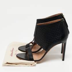 مملوكة مسبقًا Salvatore Ferragamo Black Leather Pacella Sandals Size 39.5