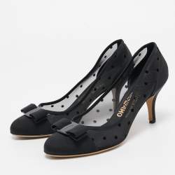 Pre Owned Salvatore Ferragamo Black Mesh and Canvas Vara Bow Pumps Size 38