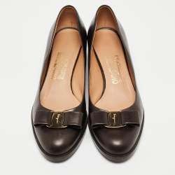 Pre Owned Salvatore Ferragamo Brown Leather Vara Bow  Pumps Size 38.5