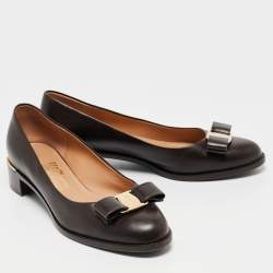 Pre Owned Salvatore Ferragamo Brown Leather Vara Bow  Pumps Size 38.5