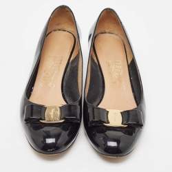 Pre Owned Salvatore Ferragamo Black Patent Leather Vara Bow Pumps Size 38