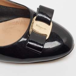 Pre Owned Salvatore Ferragamo Black Patent Leather Vara Bow Pumps Size 38