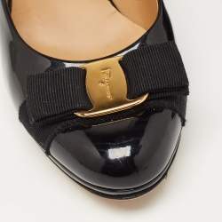 Salvatore Ferragamo Black Patent Leather Vara Bow Pumps Size 39