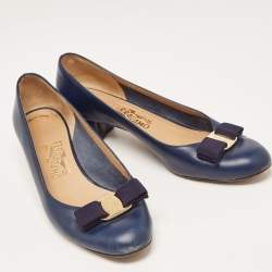 Pre Owned Salvatore Ferragamo Navy Blue Leather Vara Bow Pumps Size 39