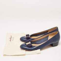 Pre Owned Salvatore Ferragamo Navy Blue Leather Vara Bow Pumps Size 39