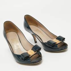 Salvatore Ferragamo Navy Blue Patent Vara Bow Pumps Size 36