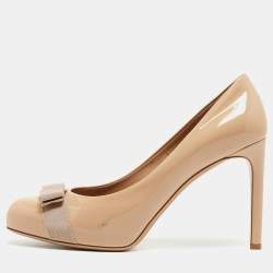 Pre Owned Salvatore Ferragamo Beige Patent Leather Vara Bow Pumps Size 41