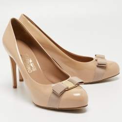 Pre Owned Salvatore Ferragamo Beige Patent Leather Vara Bow Pumps Size 41