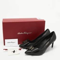 مملوكة مسبقًا Salvatore Ferragamo Black Leather Bow Pointed Toe Pumps Size 37.5