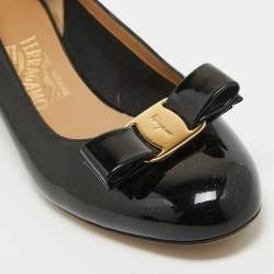 Pre Owned Salvatore Ferragamo Black Patent Leather Vara Bow Pumps Size 39