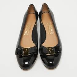 Pre Owned Salvatore Ferragamo Black Patent Leather Vara Bow Pumps Size 39