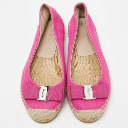 مملوكة مسبقًا Salvatore Ferragamo Pink Canvas Mandy Vara Bow Espadrille Flats Size 37.5