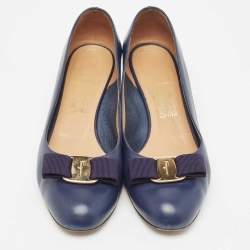 Pre Owned Salvatore Ferragamo Navy Blue Leather Vara Bow Pumps Size 39.5