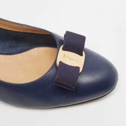 Pre Owned Salvatore Ferragamo Navy Blue Leather Vara Bow Pumps Size 39.5