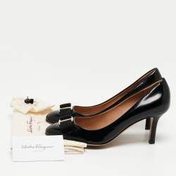 Pre Owned Salvatore Ferragamo Black Leather Vara Bow Pumps Size 38