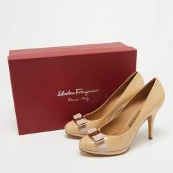 Pre Owned Salvatore Ferragamo Beige Patent Leather Vara Bow Pumps Size 39.5