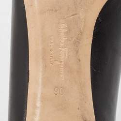 Pre Owned Salvatore Ferragamo Black Leather Vara Bow Pumps Size 39.5