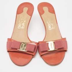 Pre Owned صندل سالفاتوري فيراغامو جلد برتقالي لامع فيونكة سحاب مقاس 37.5