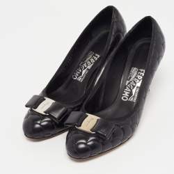 مملوكة مسبقًا Salvatore Ferragamo Black Quilted Leather Bow Pumps Size 36.5