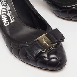 مملوكة مسبقًا Salvatore Ferragamo Black Quilted Leather Bow Pumps Size 36.5