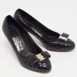 مملوكة مسبقًا Salvatore Ferragamo Black Quilted Leather Bow Pumps Size 36.5