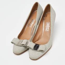 Salvatore Ferragamo Silver Glitter Vara Bow  Round Toe Pumps Size 40