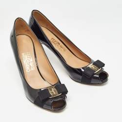 Salvatore Ferragamo Black Patent Leather Vara Bow Peep Toe Pumps Size 40.5