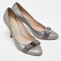 Salvatore Ferragamo Grey Textured Leather Vara Bow Pumps Size 39.5