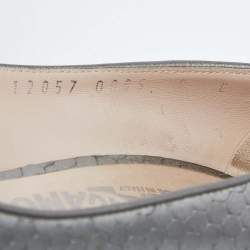 Salvatore Ferragamo Grey Textured Leather Vara Bow Pumps Size 39.5