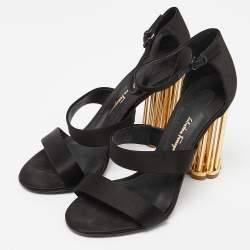 مملوكة مسبقًا Salvatore Ferragamo Black Satin Ankle Strap Block Heel Sandals Size 39